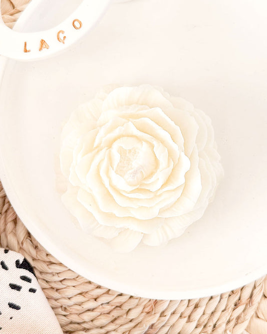Presente Tempo de Florescer • Kit com Vela Aromática Peônia e Escalda-Pés