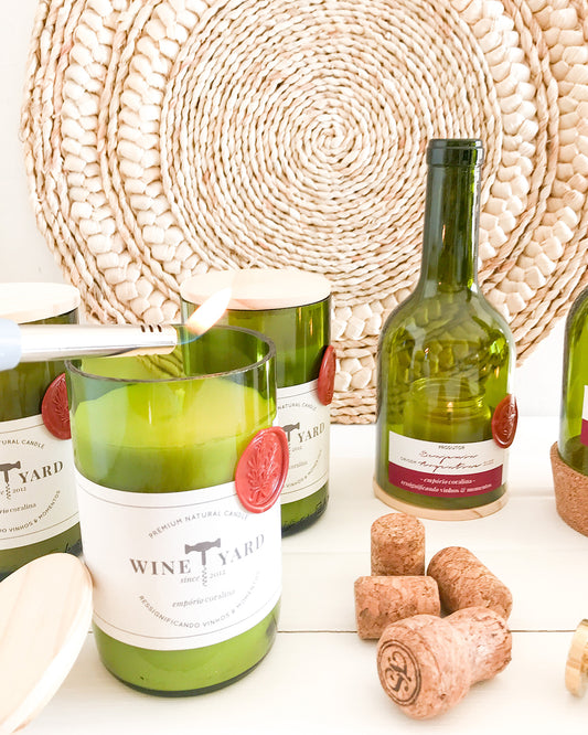 Velas e Castiçal de Garrafa de Vinho • Coleção Wineyard