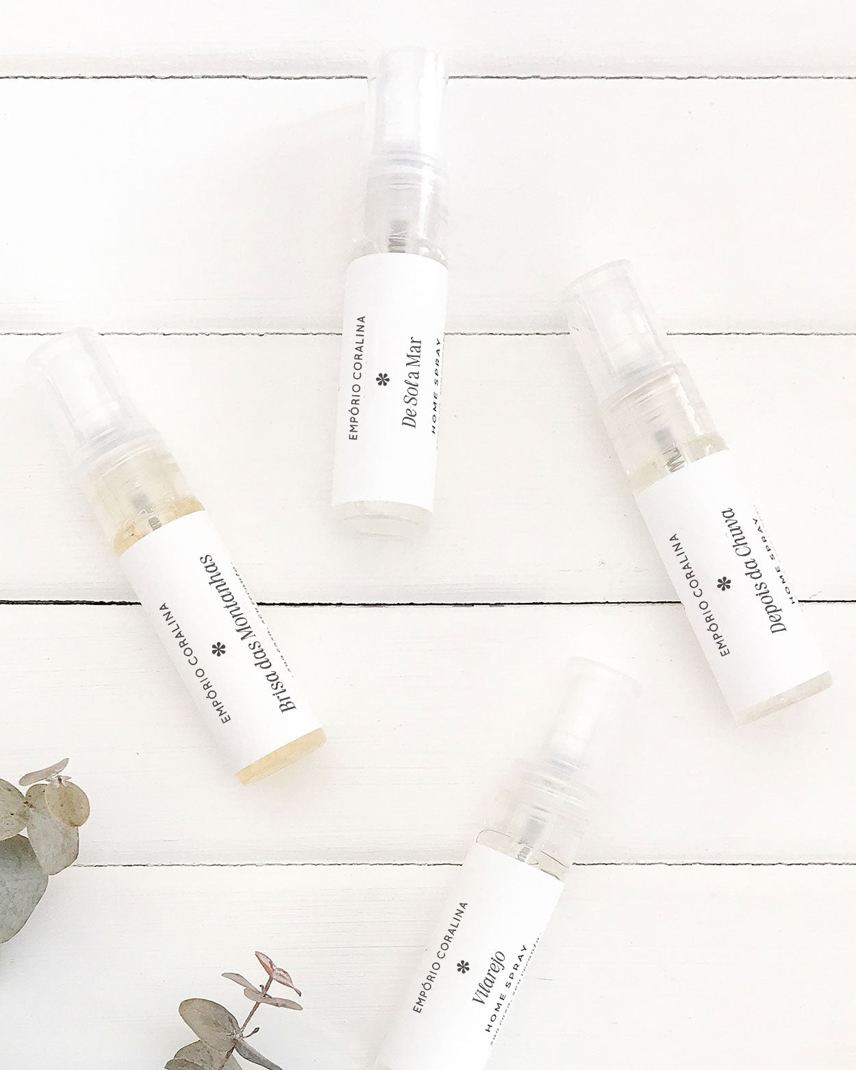 Mini home spray, aromatizador de ambientes, feito no vidro transparente. Ideal para você conhecer os aromas do Empório Coralina.