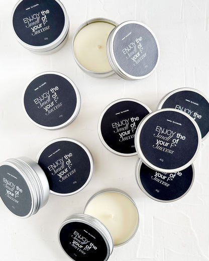 Brindes Personalizados • Vela Aromática Travel Tin → 10 Unidades
