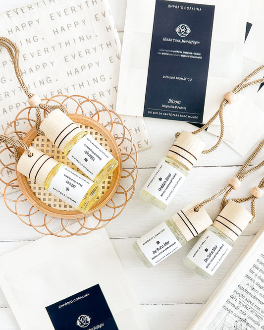 Difusor para carro, aromatizador de ambiente, difusor para armário, aromatizador para armários. Frasco vidro, tampa de madeira e cordão para pendurar. Com os aromas autorais e exclusivos do Empório Coralina.
