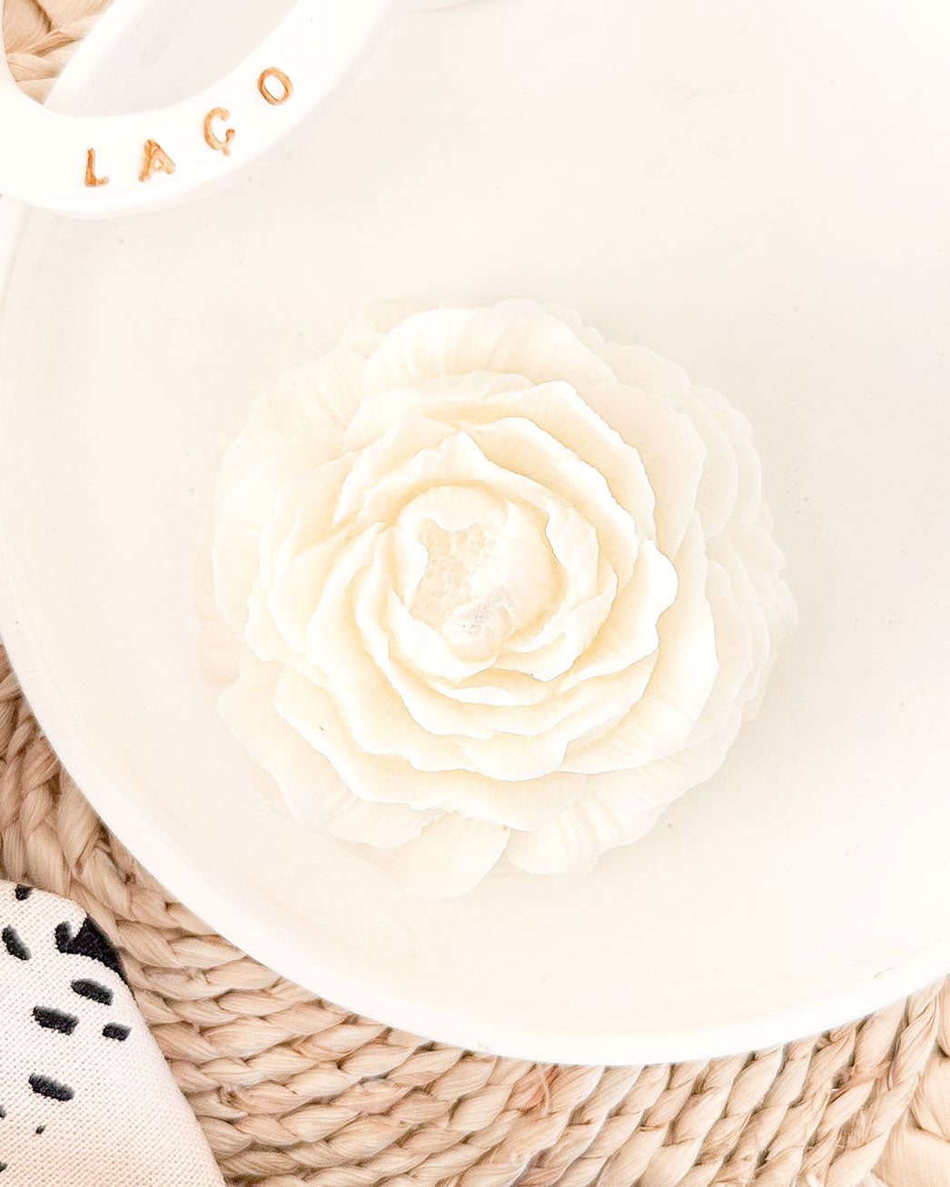 Presente Tempo de Florescer • Kit com Vela Aromática Peônia e Escalda-Pés
