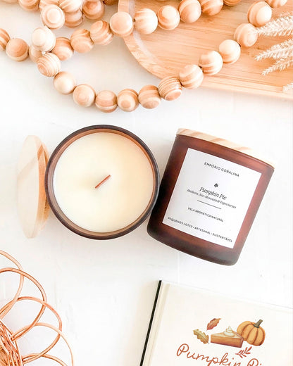 Vela Aromática Pumpkin Pie → Coleção O Café das Pequenas Alegrias