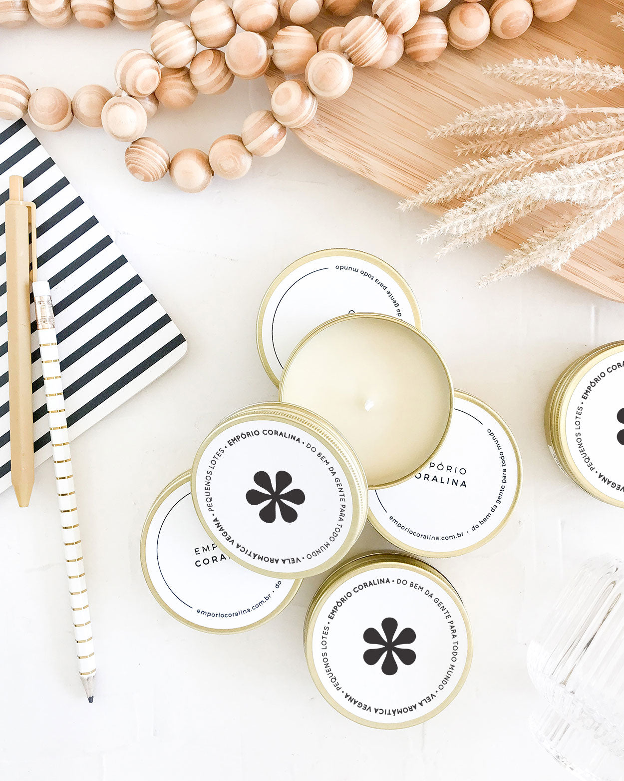 Vela Aromática Travel Tin • Farmhouse • Limão & Madeiras