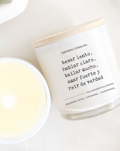 Vela Aromática • TemPOesia • Besar Lento, Hablar Claro